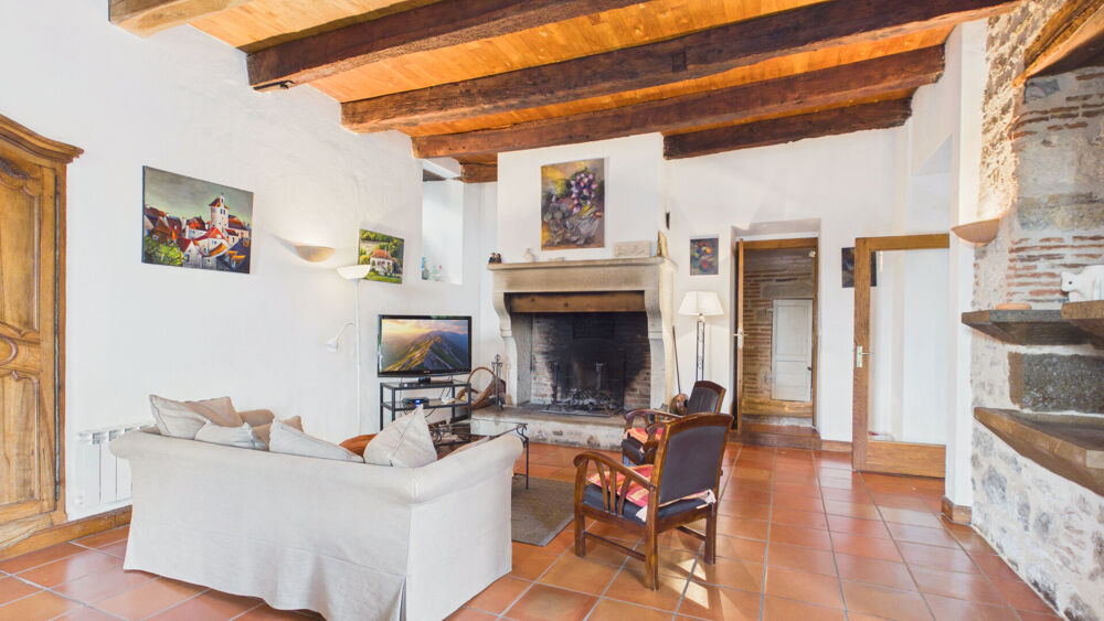 Vente Maison Ancien presbytère du XVIIe siècle avec vue dominante sur la vallée du Lot Larnagol
