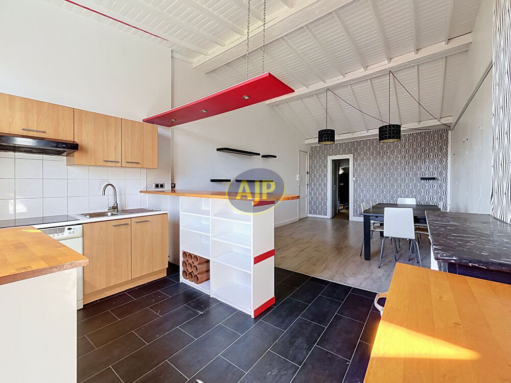 Vente Appartement Grand T2 dernier étage Bordeaux