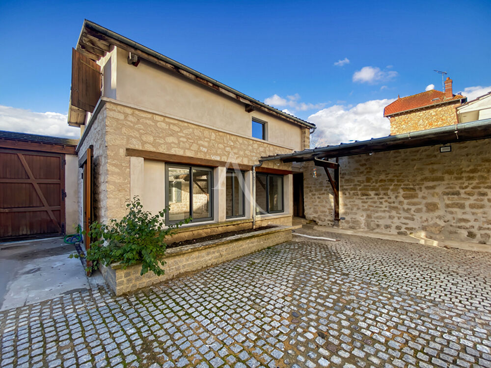 VAUREAL VILLAGE Maison en DUPLEX de 63 m2 avec 2 places de parking.