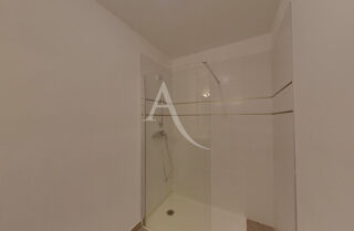  Appartement à louer 3 pièces 64 m²