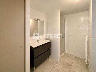  Appartement à louer 2 pièces 61 m²