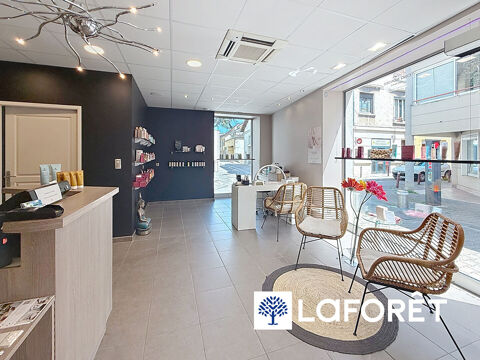 INSTITUT DE BEAUTE à Bourgoin Jallieu 68 m2 42500 38300 Bourgoin jallieu