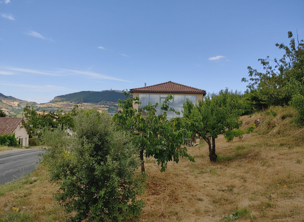 Maison bioclimatique à l'entrée des Gorges du Tarn.