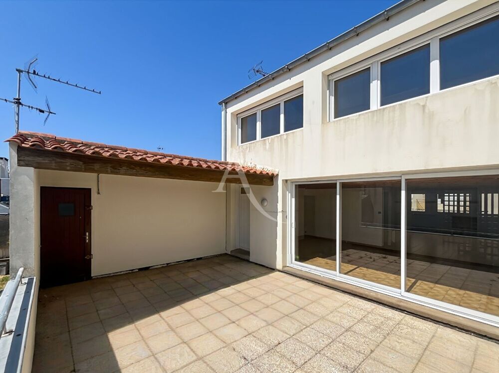 Vente Appartement Appartement de caractère avec double espace de vie et combles exploitables ? Hyper centre de Challans Challans