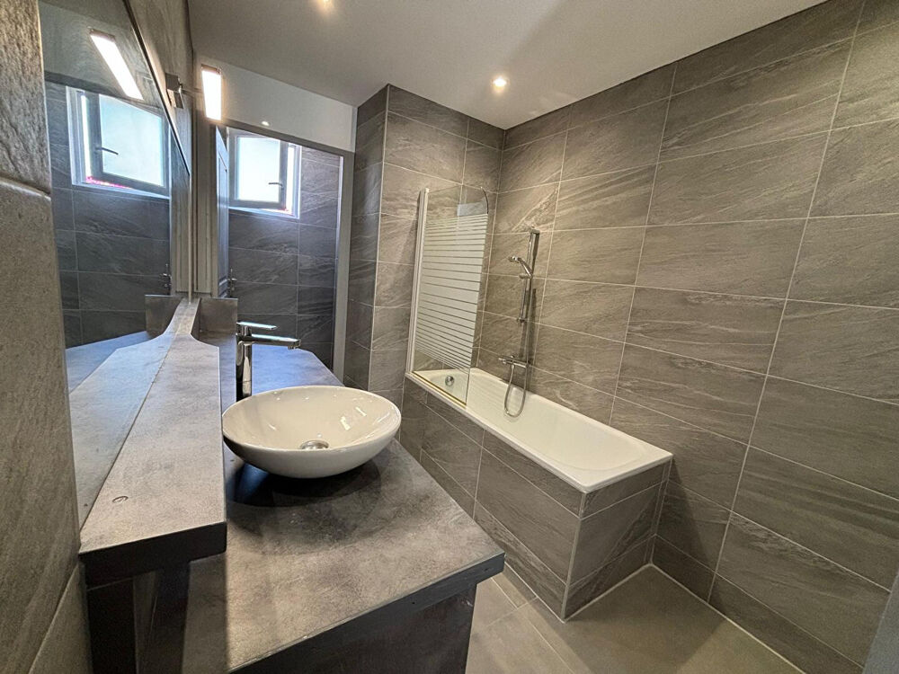 Location Appartement F2  rénové de 43M² avec 16M² de terrasse Cros de cagnes