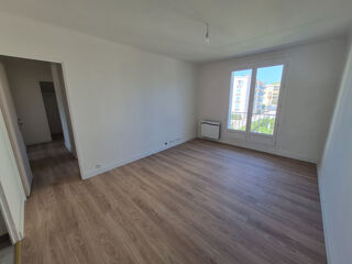  Appartement à louer 3 pièces 56 m²