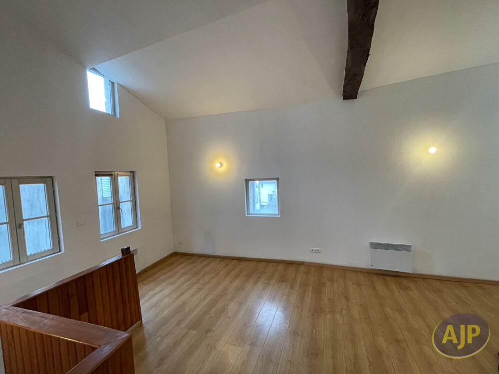 APPARTEMENT SAINTES - 3 pièce(s) - 63 m2