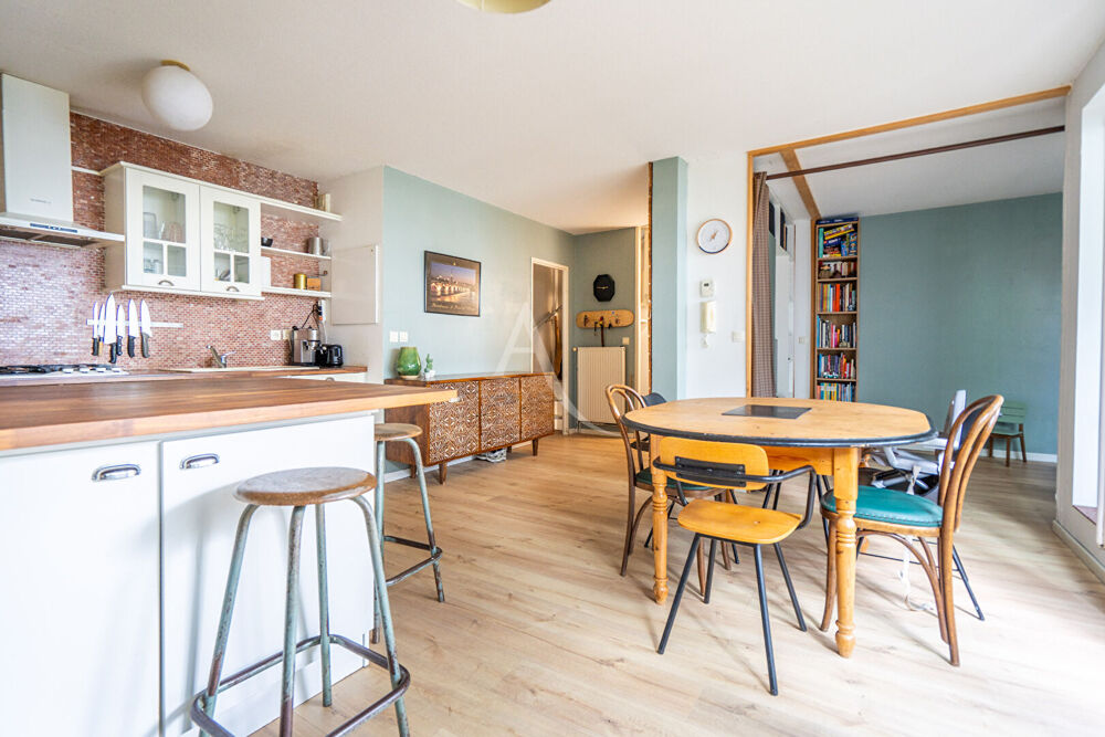 Vente Appartement BORDEAUX CHARTRONS - T4 de 77m² avec terrasses et place de parking Bordeaux