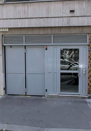  Parking / Garage à louer  Paris