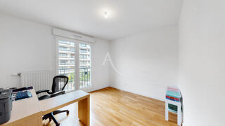  Appartement à louer 4 pièces 82 m²