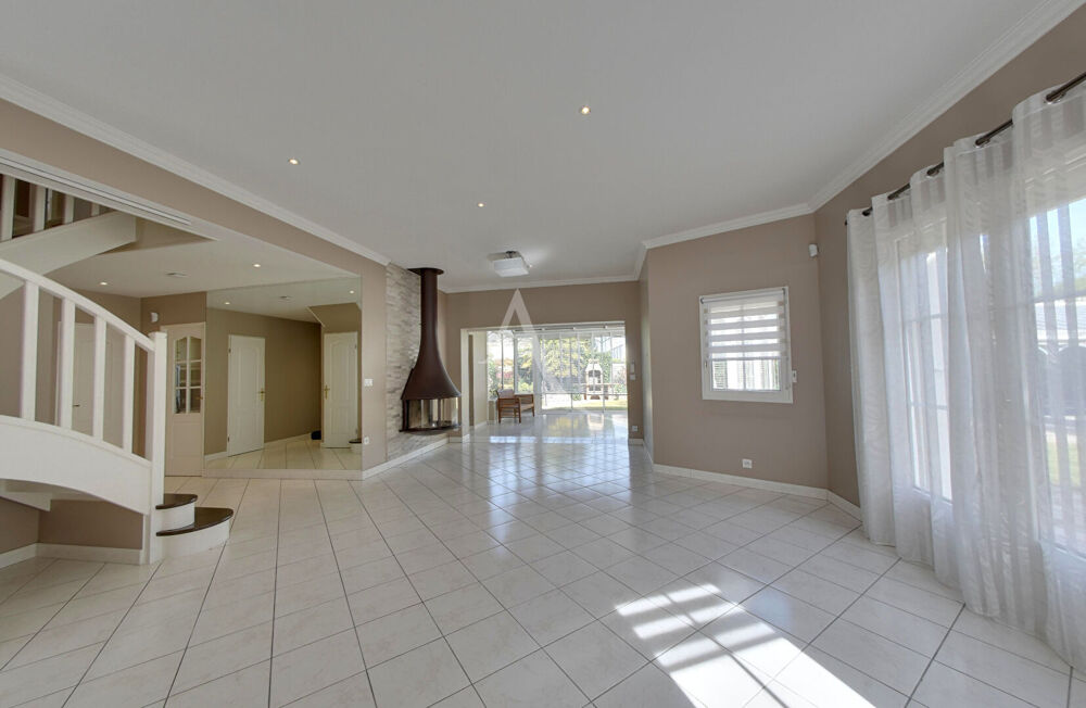 Vente Maison Maison Ozoir La Ferriere 8 pièces Ozoir la ferriere