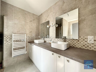  Maison � vendre 5 pi�ces 205 m�