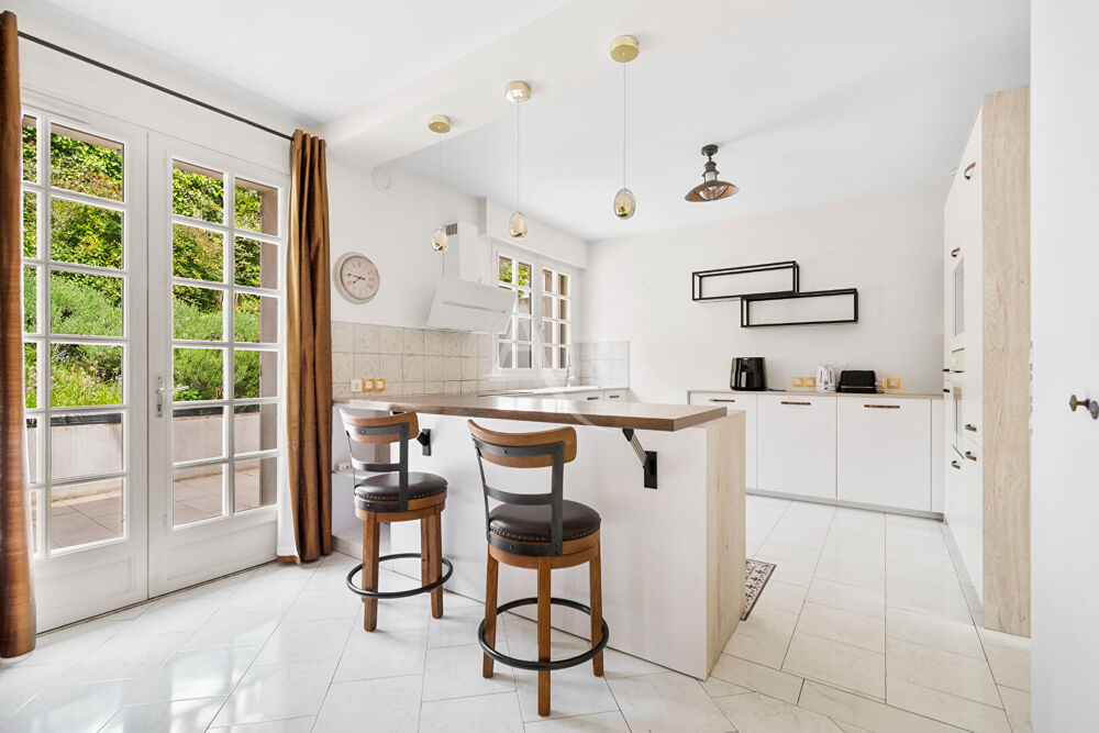 Maison Chatou 7 pièce(s) 170.76 m2