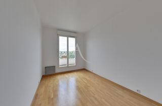  Appartement à louer 5 pièces 103 m²