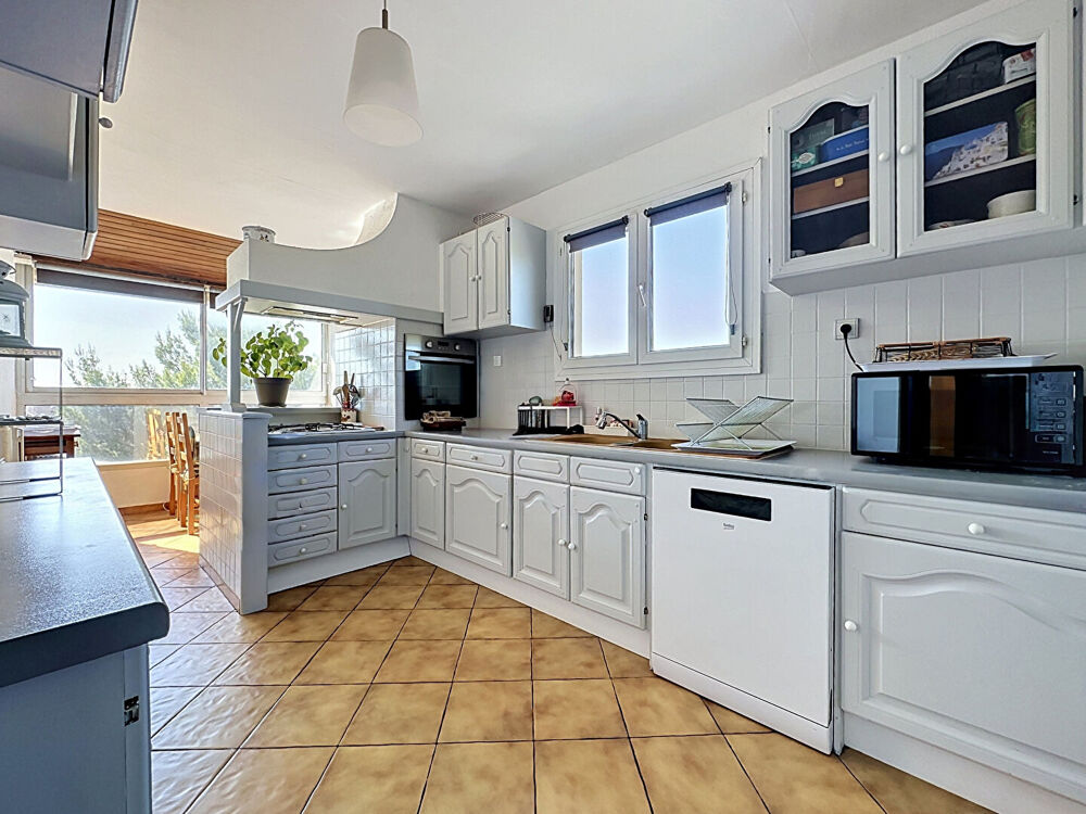 Appartement 5 pièces 112 m² Dernier Étage à Vendre à la Batarelle Marseille