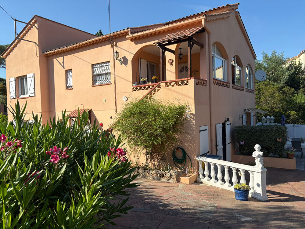 Maison Saint Aygulf 8 pièce(s) 200 m2