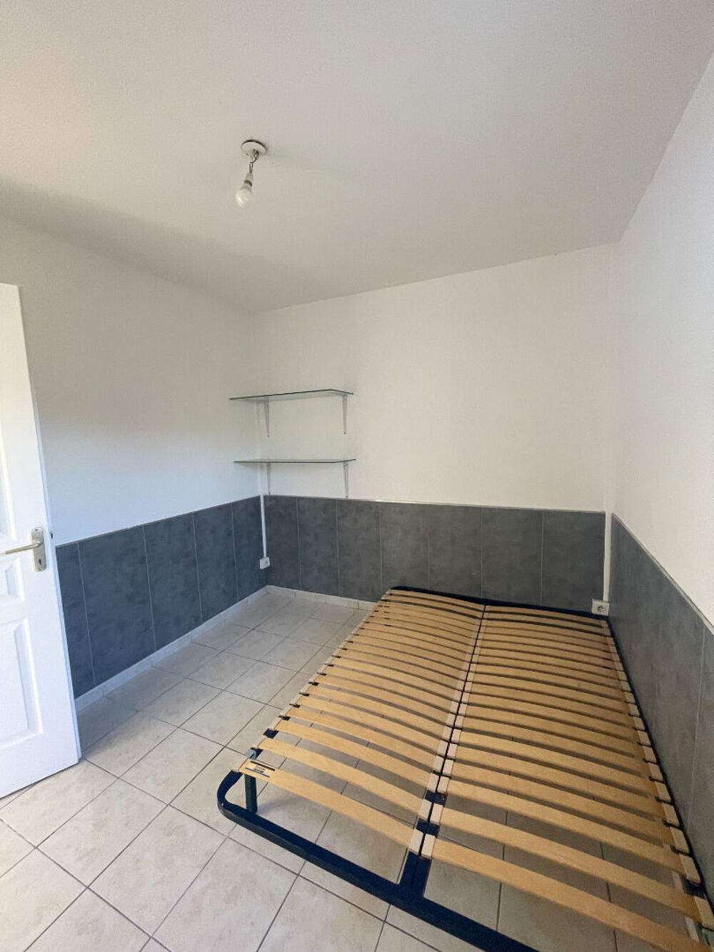 Location Appartement Appartement  T2 MEUBLÉ d'environ 23m² , situé à Toulon ouest Toulon