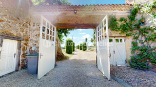  Villa à vendre 15 + pièces 613 m²