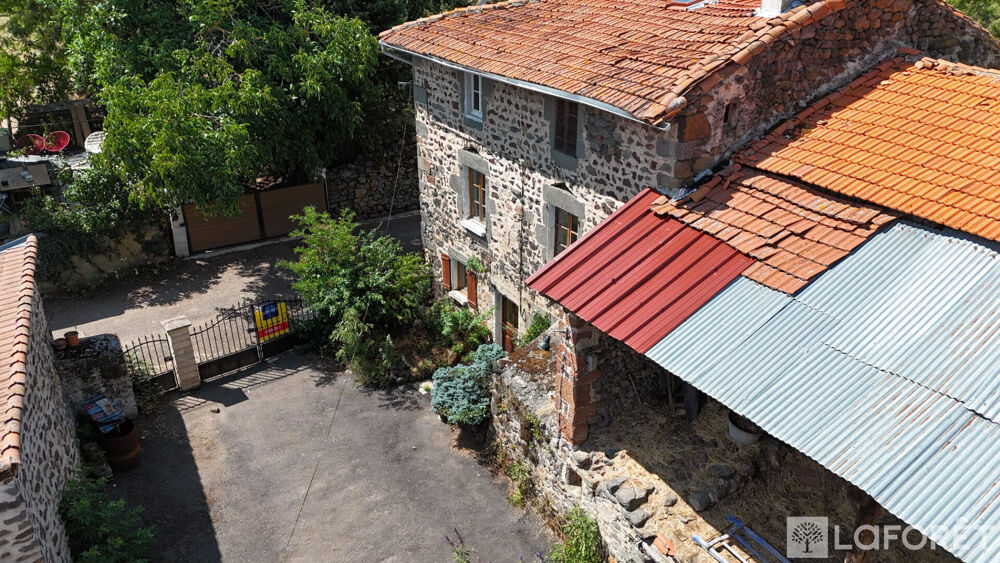 Corps de ferme en pierre avec grange - 151 m² -- Fort potentiel