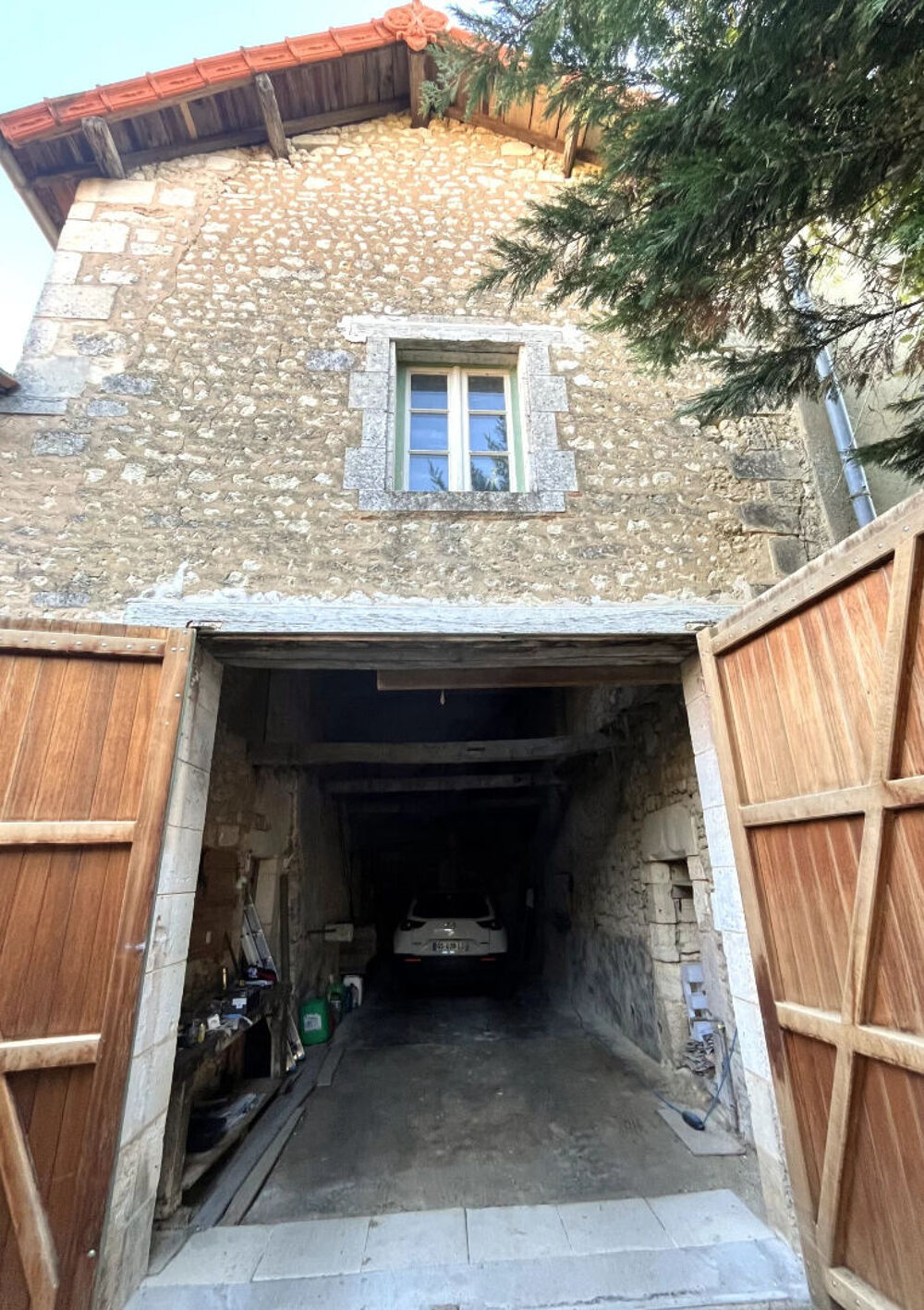 Vente Maison Authentique ferme en U à rénover, avec grand potentiel Blanzac porcheresse