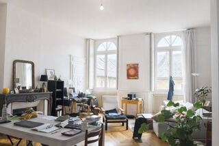  Immeuble à vendre 745 m²
