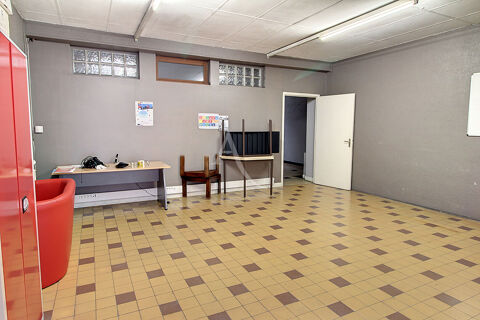 Grand local commercial &agrave; Douai 1300 59500 Douai