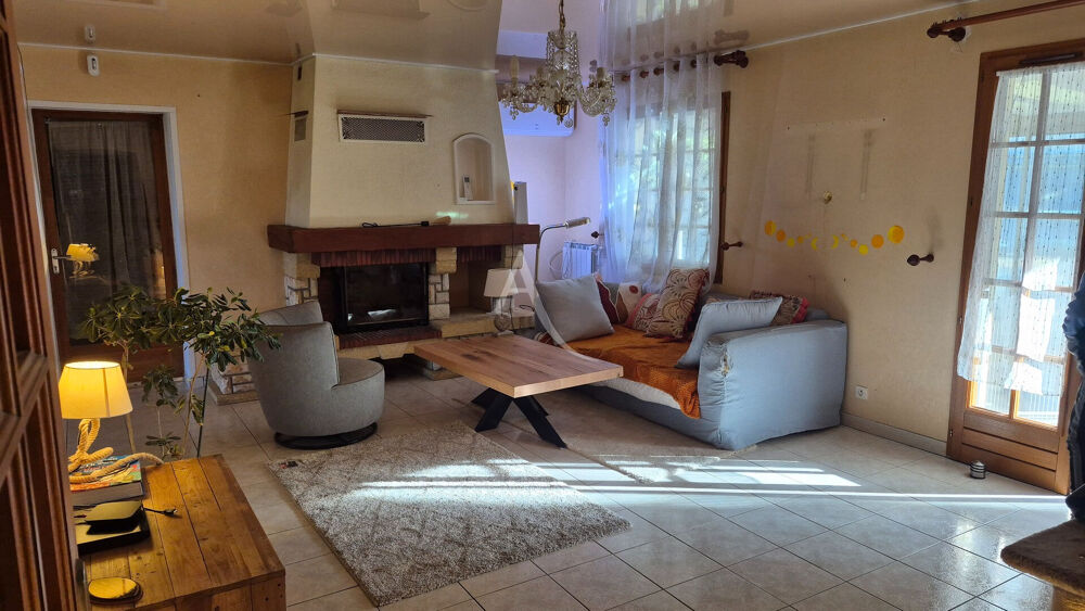 Salles d'Aude - Villa familiale avec piscine et garage sur parcelle arborée de 1306 m²