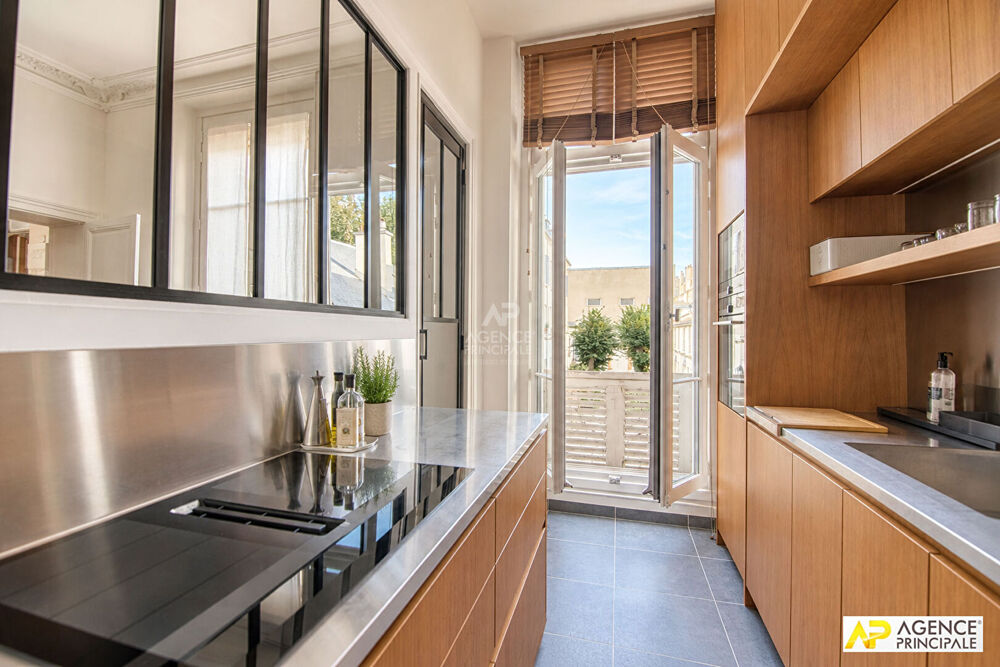 Vente Appartement Versailles Notre-Dame Appartement 4 pièces 121.45 m² carrez situé au 1er étage Versailles