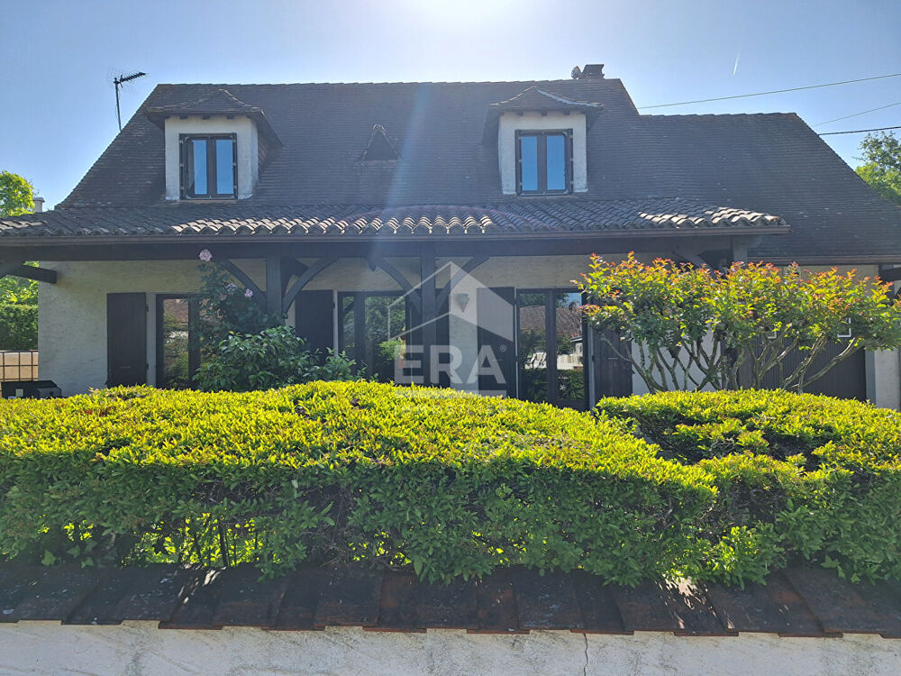 Vente Maison Maison individuelle à vendre à 6 minutes de Montpon-Ménestérol. Montpon menesterol