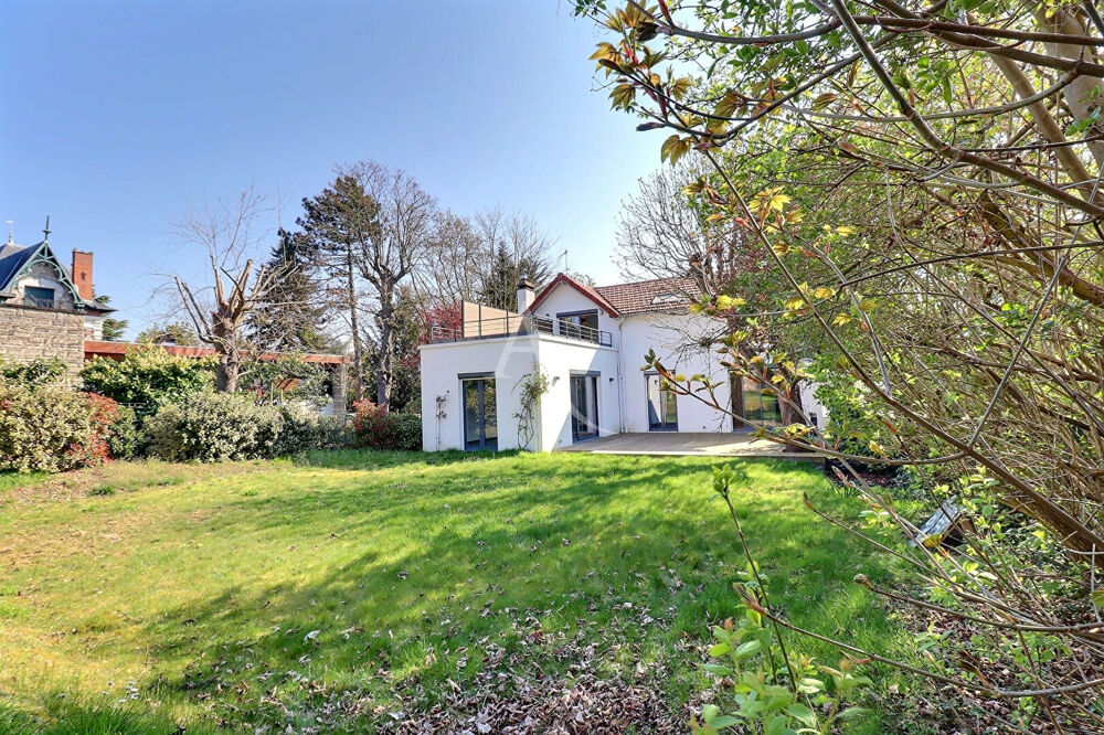 Maison 7 pièces 165 m² · à Le Mesnil le Roi · 165 m² · 960 000 €