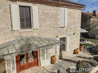  Maison  vendre 8 pices 270 m
