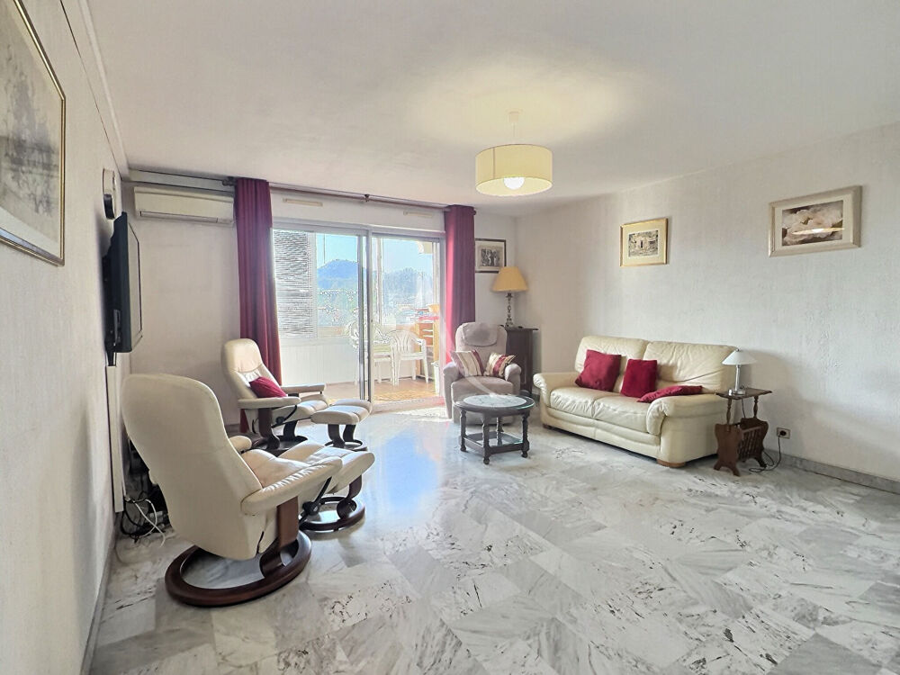 Aubagne centre-ville - Résidence Le Voltaire- Appartement T4-100 m2 avec 2 loggias et place de parking sous-sol