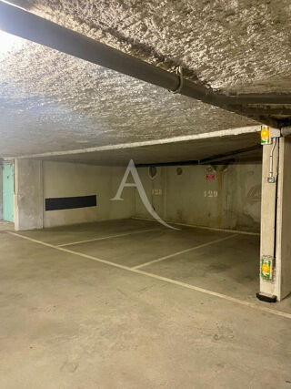  Parking / Garage � louer 