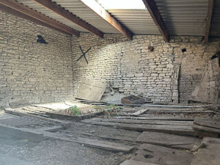  Remise / Grange à vendre 173 m²