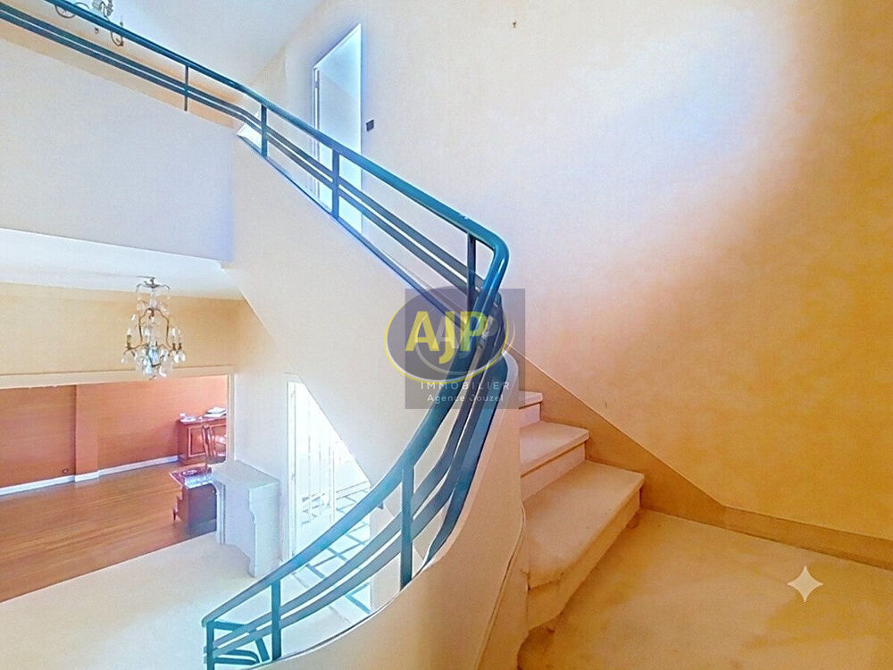 Vente Maison Maison  8 pièce(s) 216 m2 Nantes