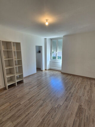  Appartement à louer 2 pièces 55 m²