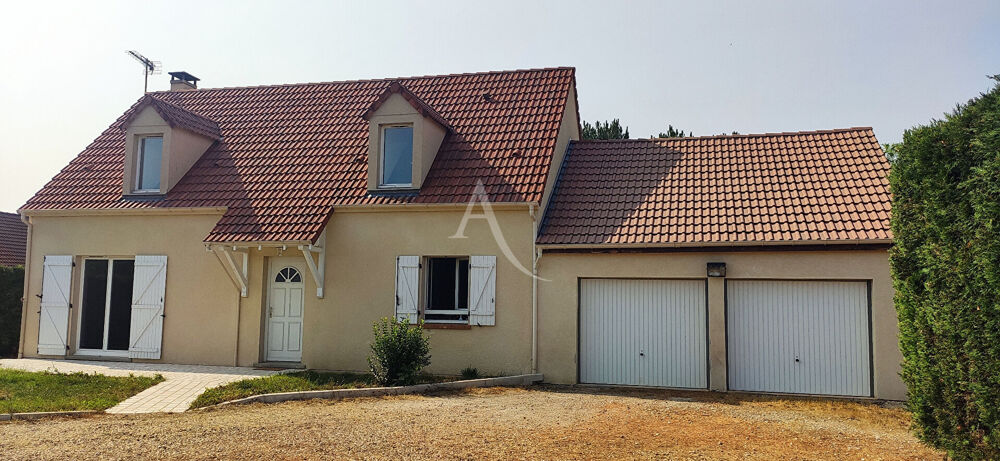 Vente Maison Maison  Individuelle familiale F5 fonctionnelle avec double garage. Neuvy en sullias