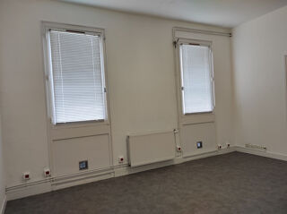   A louer Bureau N°15 20 m² à Artigues Près Bordeaux Artigues