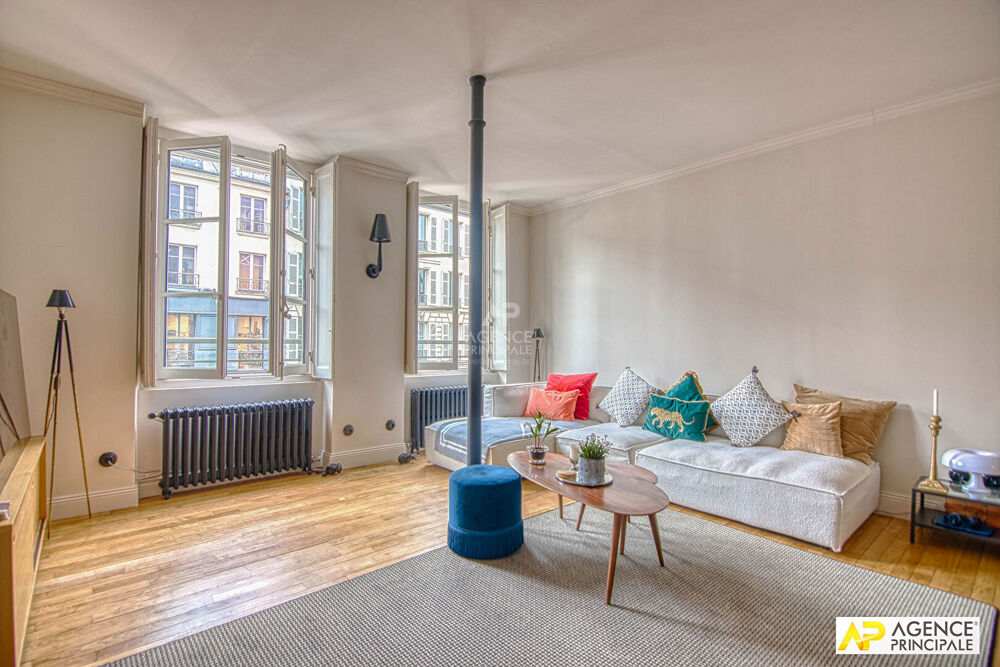 Vente Appartement Versailles, Notre-Dame, appartement 5 pièces 105 m² carrez  situé au premier étage d'un immeuble ancien Versailles