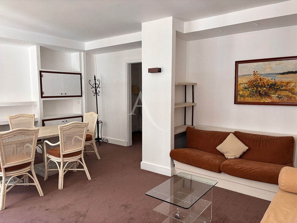Location Appartement Bel appartement meublé avec balcon Paris 7