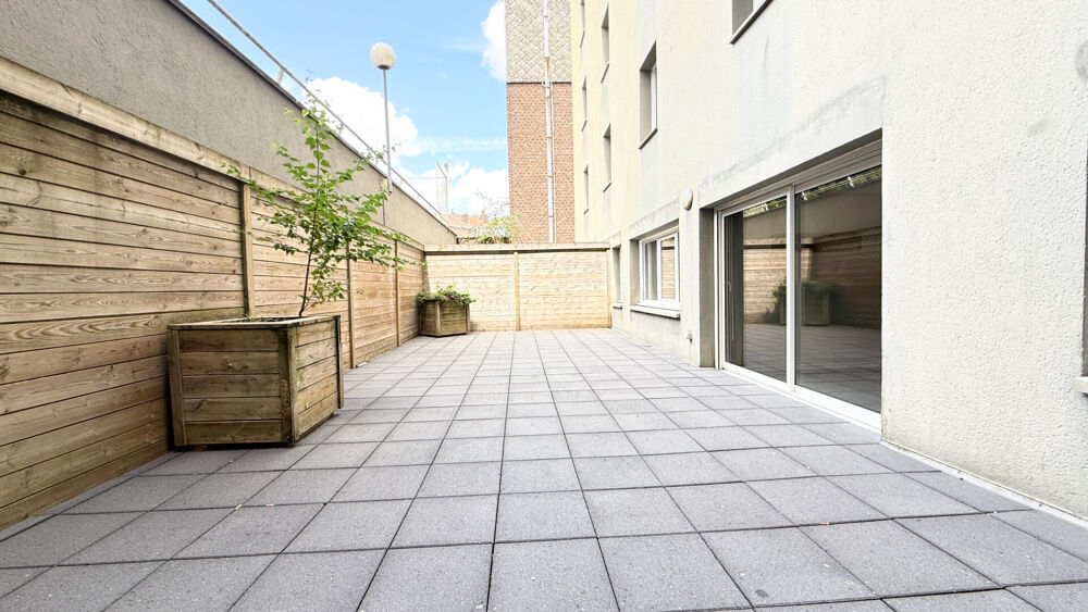 Vente Appartement LA CATHO-APPARTEMENT 2 CHAMBRES AVEC PARKING ET TERRASSE Lille