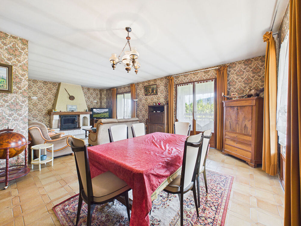 Grande maison familiale à Chomérac.