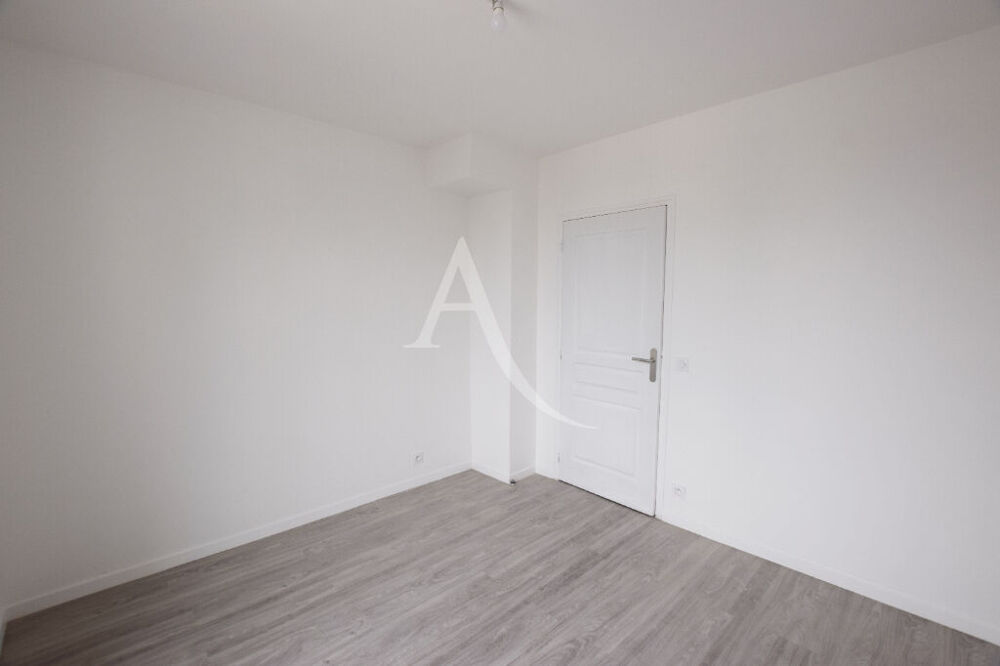 Location Appartement PROCHE GARE NANGIS, APPARTEMENT 2 PIECES AU 2EME ETAGE, SEJOUR AVEC COIN CUISINE AMENAGEE, CHAMBRE, SALLE D'EAU, PLACE DE PARKIN Nangis