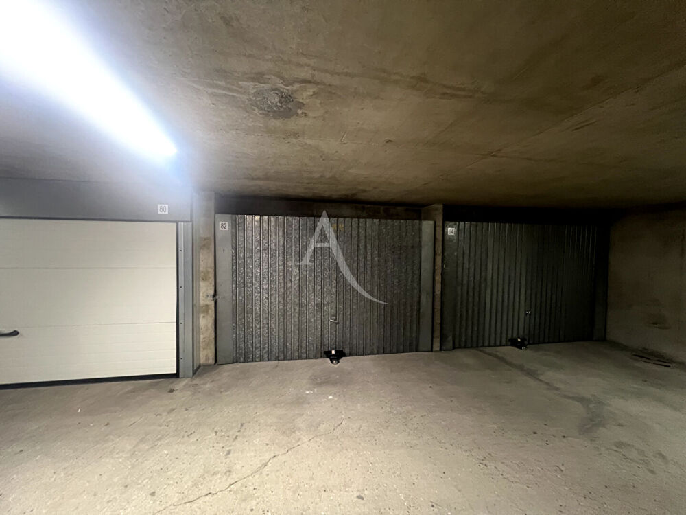 Vente Parking/Garage Lot de 4 boxs sécurisés - 15m2 chacun - Paris 10ème Paris 10