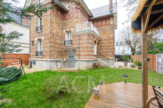  Villa à louer 8 pièces 196 m²