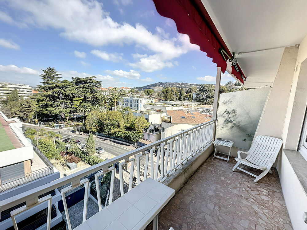 Location Appartement Très grand studio meublé avec terrasse Cannes