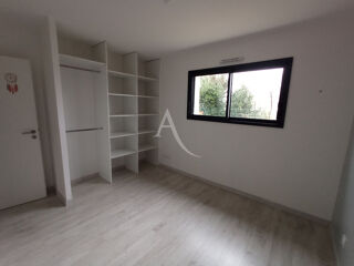  Maison à louer 4 pièces 116 m²