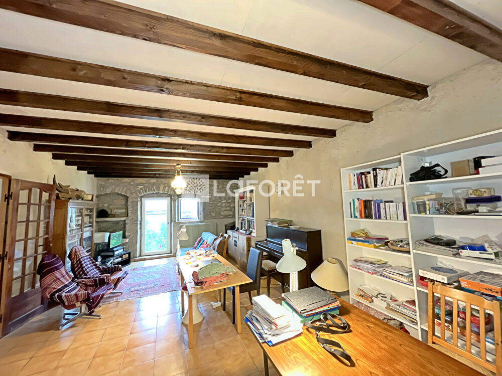 Vente Maison Jolie bâtisse de 12 pièces 187 m2 avec terrain d'environ 2000m². Andelot morval