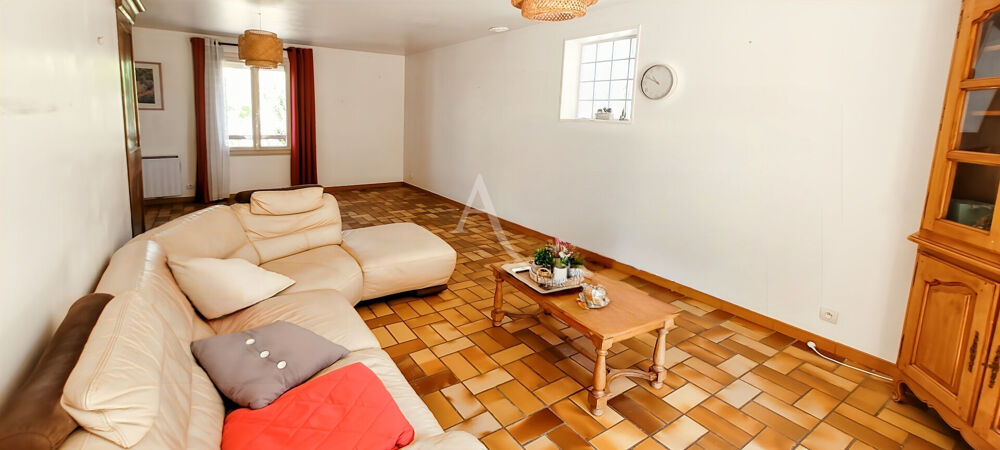 À vendre ! Charmante maison de plain-pied de 100 m² sur un beau terrain de 471 m².