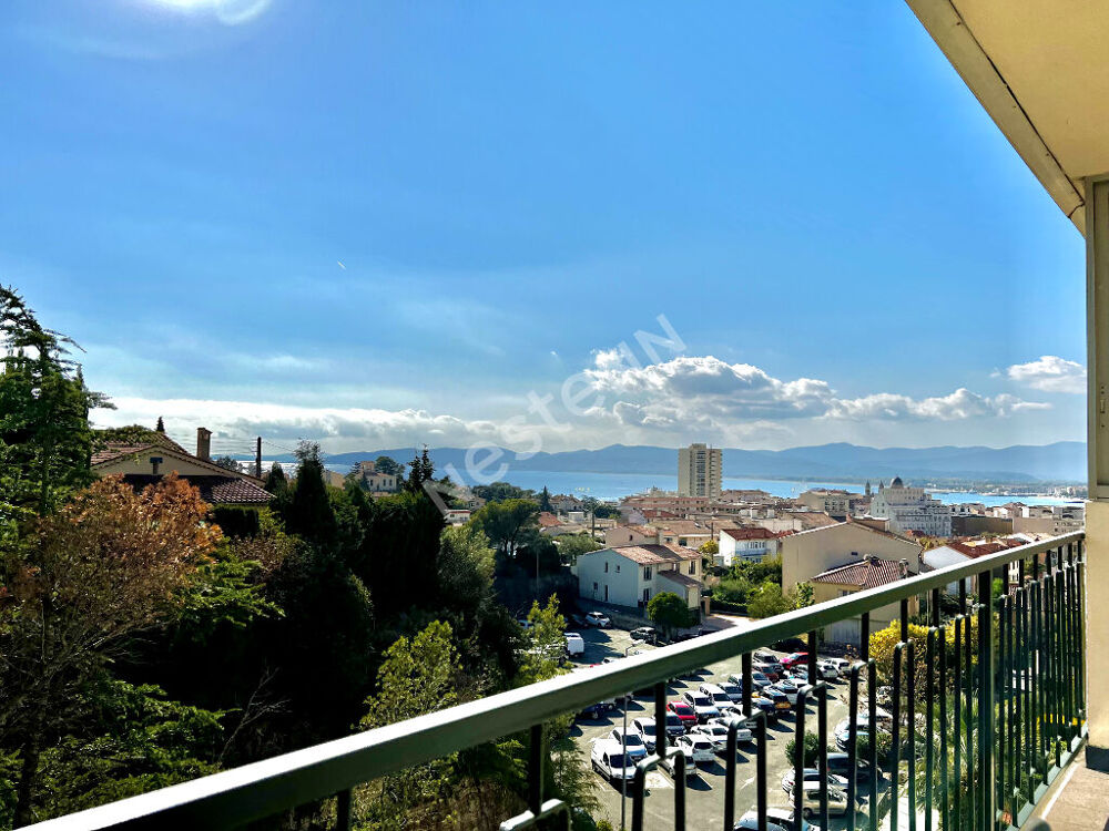 Location Appartement Appartement meublé 3 pièces, 3ème étage sans ascenseur, lumineux, vue mer et ville dégagée, au calme. Saint raphael